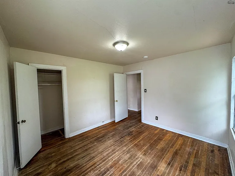 1672 Keeler Ave — Photo 9