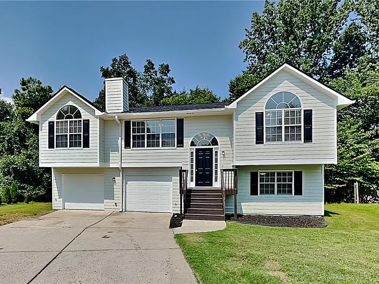 1020 Sycamore Smt — Photo 1