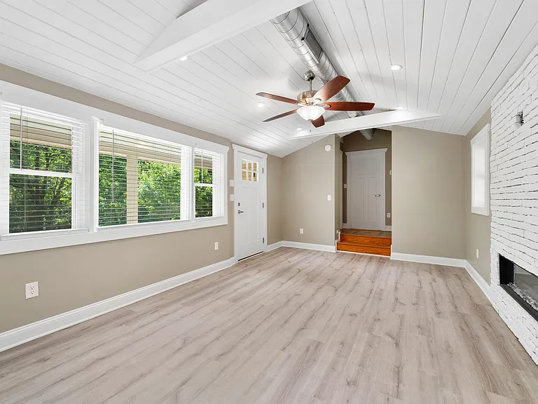 510 Fairway Dr — Photo 6