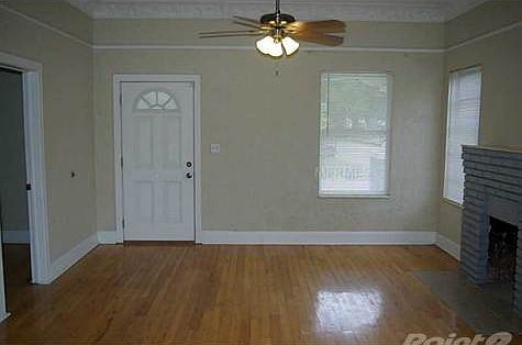 3rd image of 1221 E Caracas St