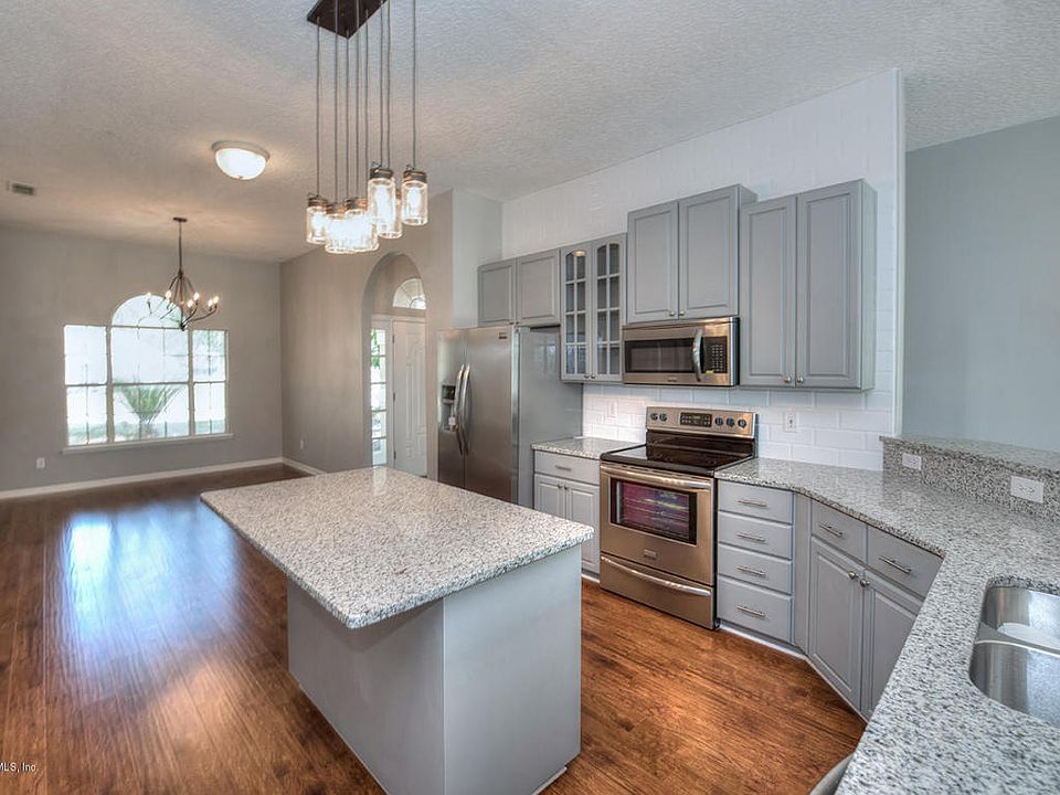 1st image of 1048 Flora Parke Dr