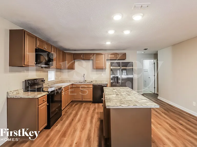 920 E Dr Martin Luther King Jr Blvd — Photo 5