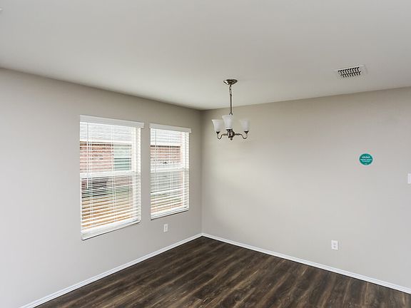 5th image of 1209 Hawthorne Ct