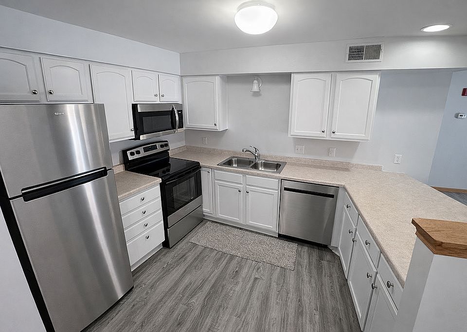 1st image of 1872 Deerhaven Ln NE APT 8