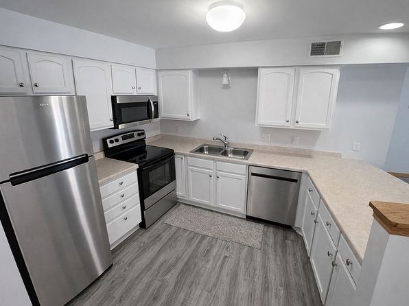 1872 Deerhaven Ln NE APT 8