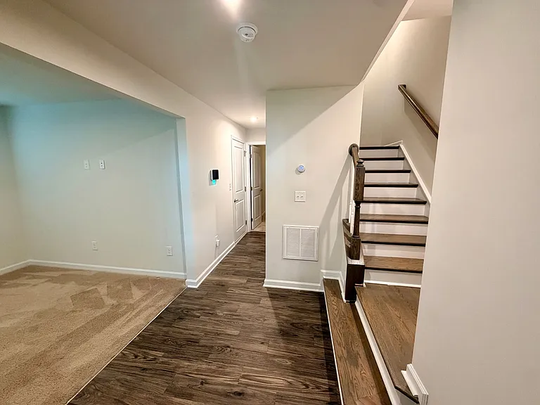 1214 Ashbury St — Photo 4