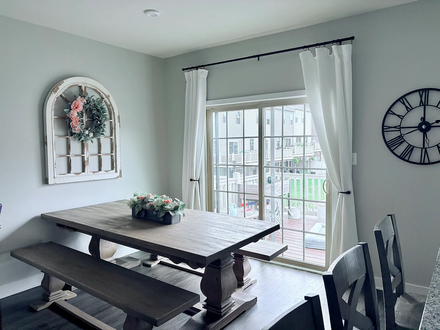 3 bed, 2.5 bath, 2016 sqft, $3,300 — Photo 2