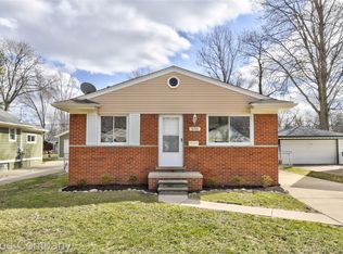 550 Roth Blvd, Clawson, MI 48017