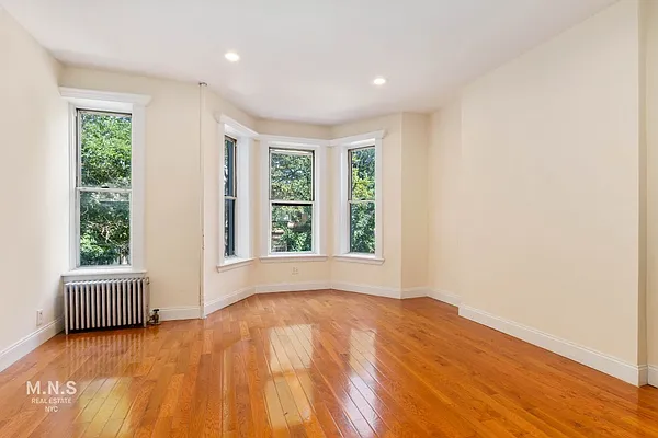 Rented by MNS | media 17