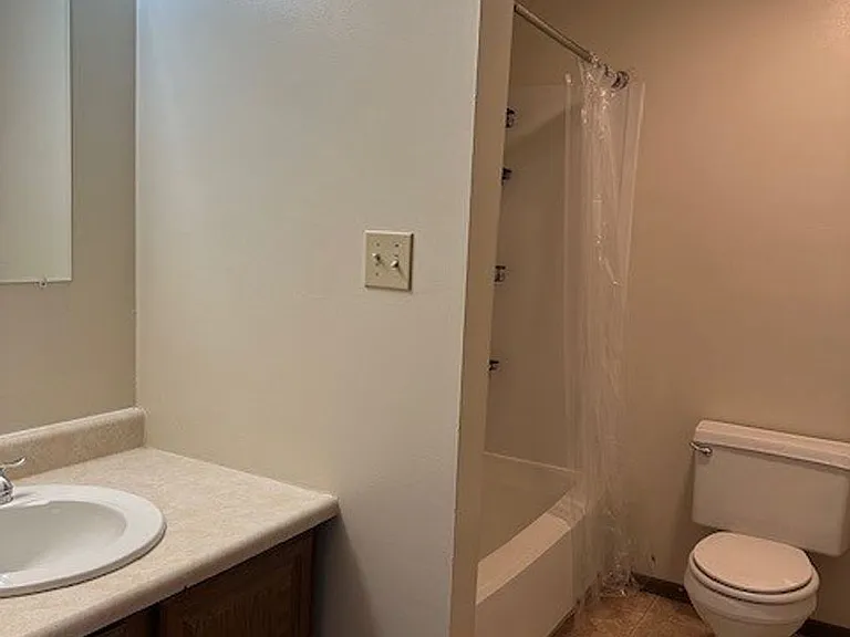 711 Valley Rd — Photo 10