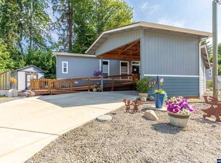 150 NW 7th Pl, Mill City, OR 97360