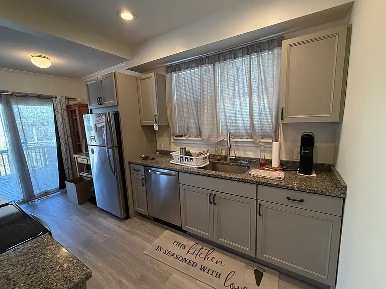 322 Clark Ave — Photo 5