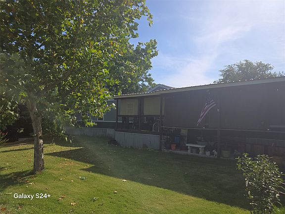 4th image of 121 Peach St