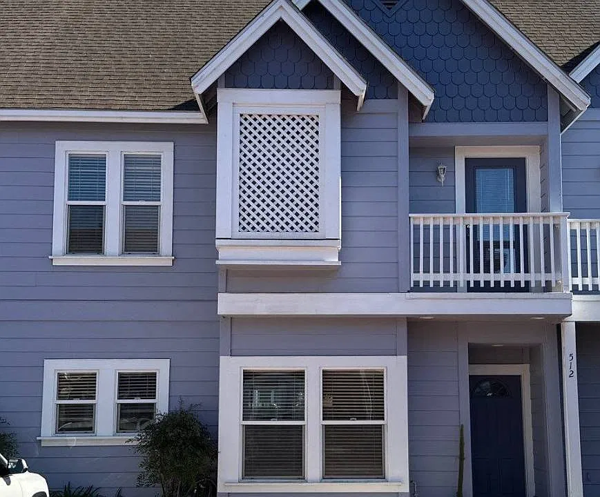 512 Village Ct