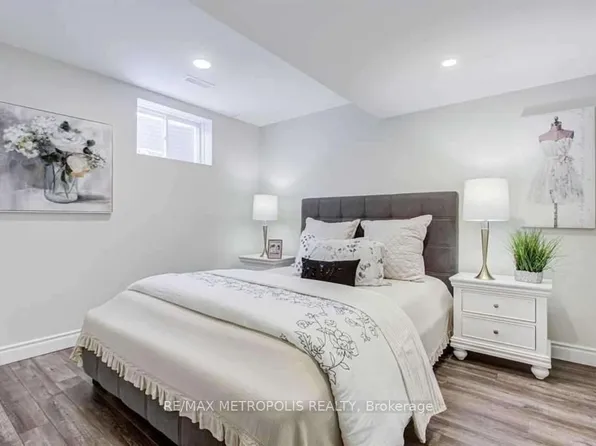 21 Corduroy Rd, Markham, ON L6C 0N7
