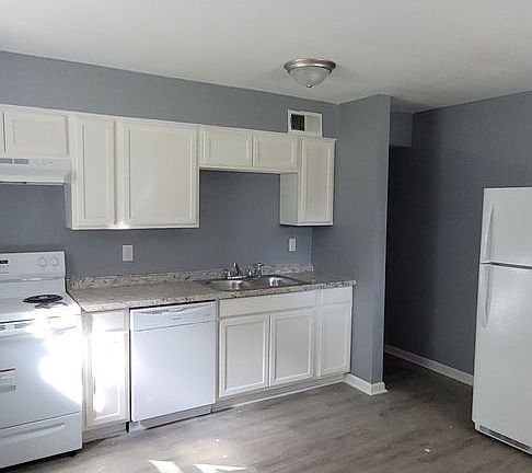 2nd image of 700-706 N 70th St #700