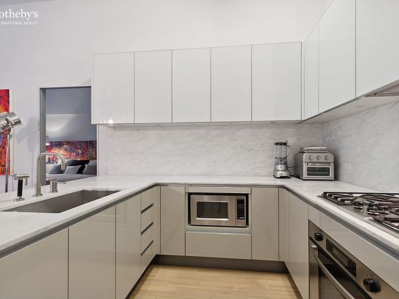 3rd image of 322 W 57th St APT 15M