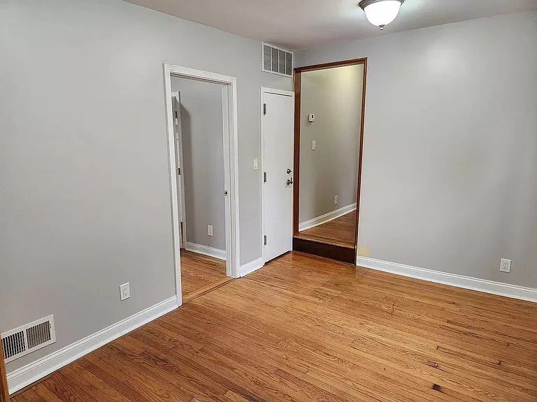 723 Hudson Ave #1 — Photo 14