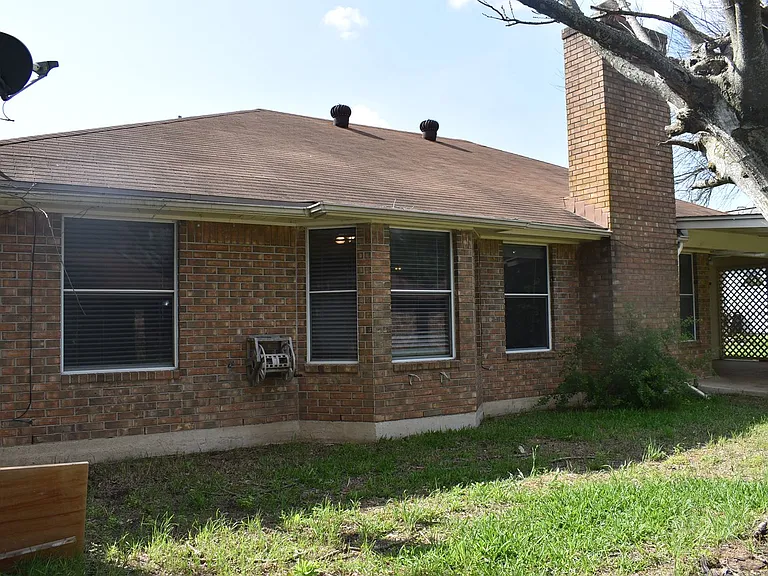 704 Kim Ave — Photo 29