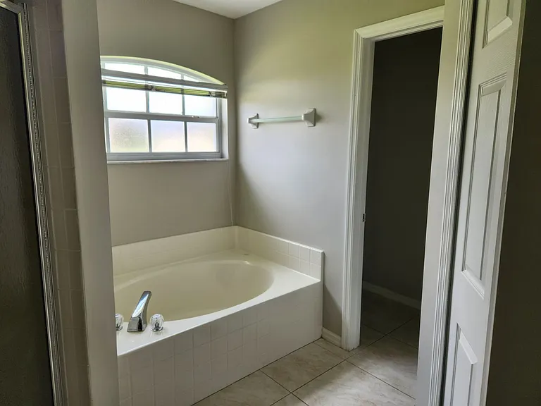 567 Charwood Ave S — Photo 11
