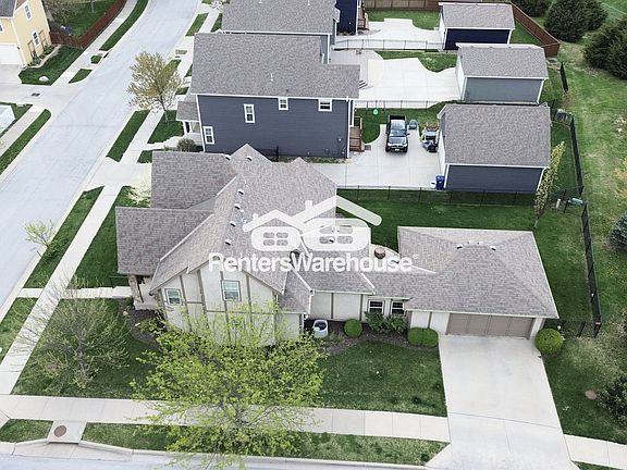 2nd image of 3321 SW Rockbridge Dr