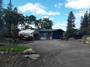 5 Quail Run Dr, Shady Cove, OR 97539