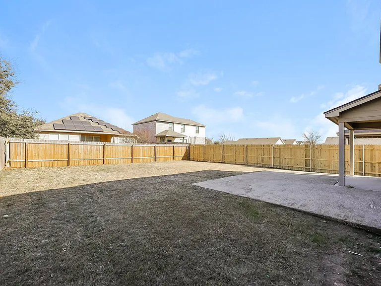 1204 Boxwood Dr — Photo 17