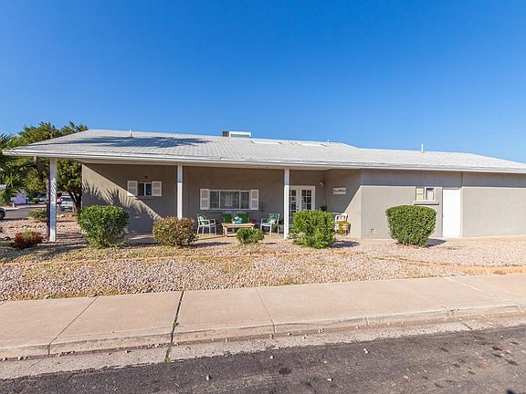 2nd image of 2211 N Dresden