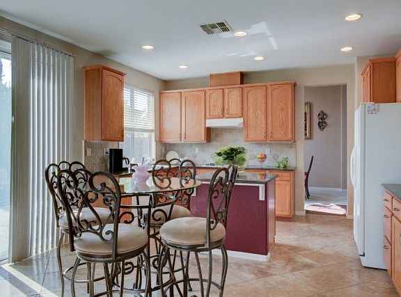 4th image of 1824 Saint Basil Cir