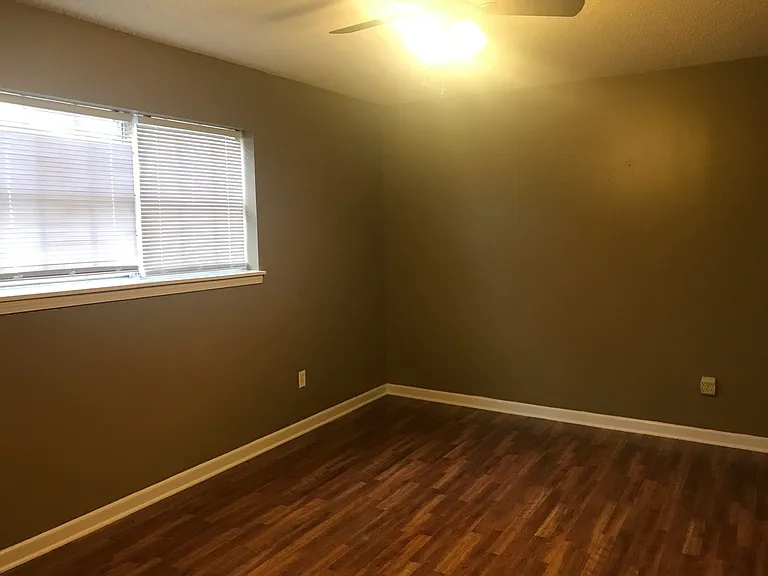 1509 Caldwell St — Photo 10