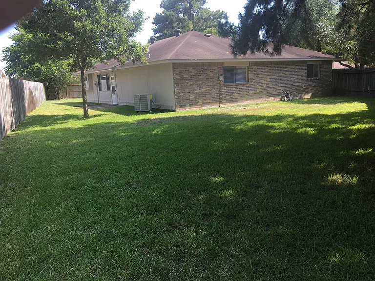 2618 Olster Dr — Photo 12