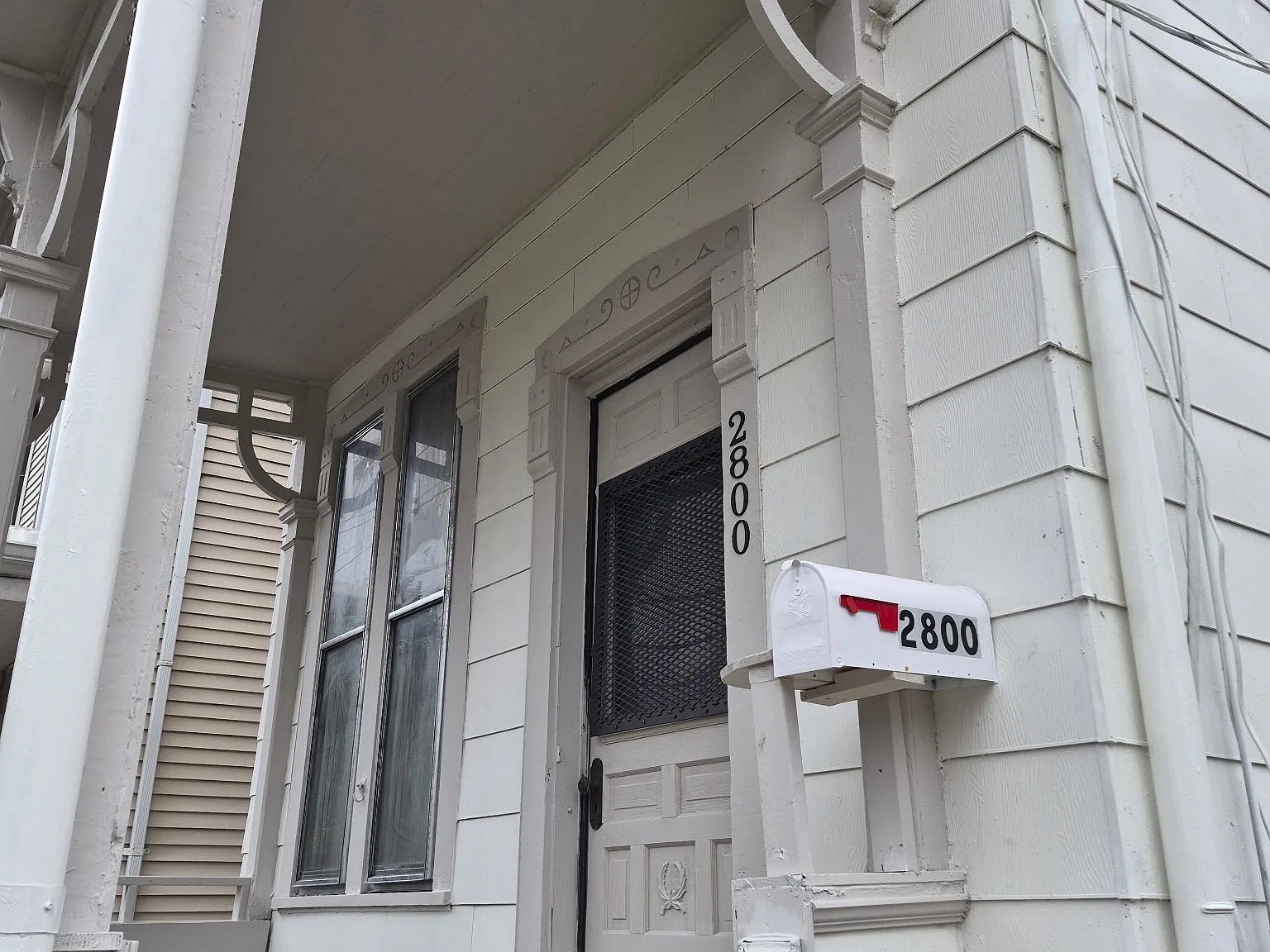 4 bed, 2500 sqft, $3,300 — Photo 2