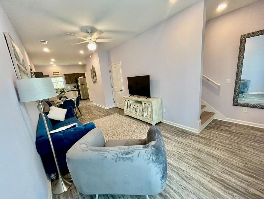 2nd image of 360 W Fort Morgan Rd #406