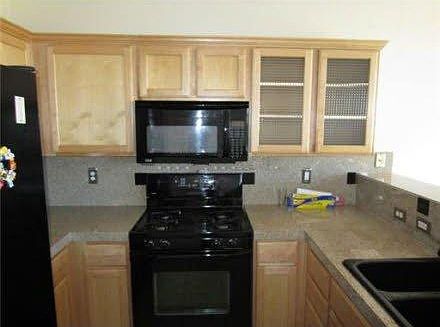 3rd image of 4010 Villeroy Ave