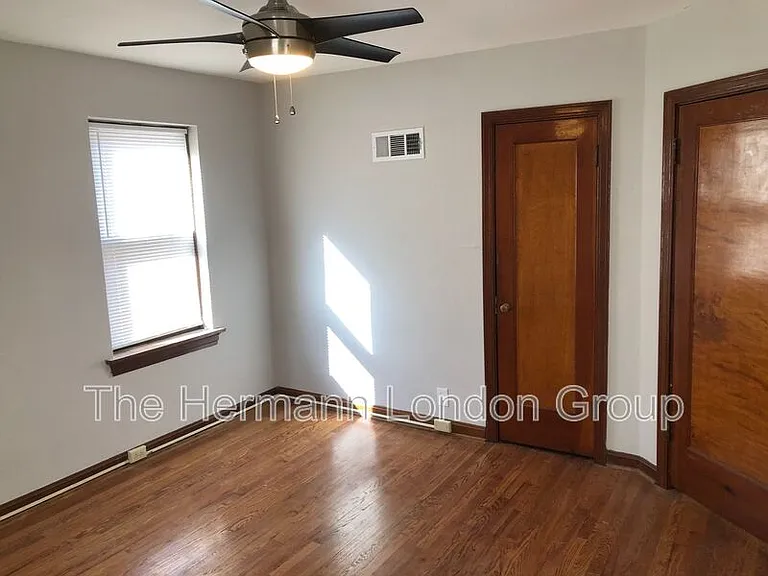4614-4616 Jamieson Ave #4616 — Photo 5