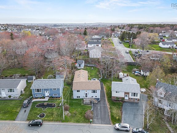 3rd image of 12 Wamphray Cres