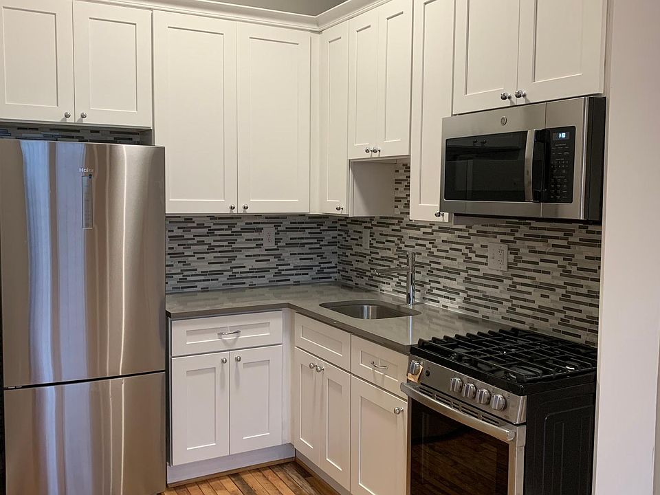 Kitchen with gas range!