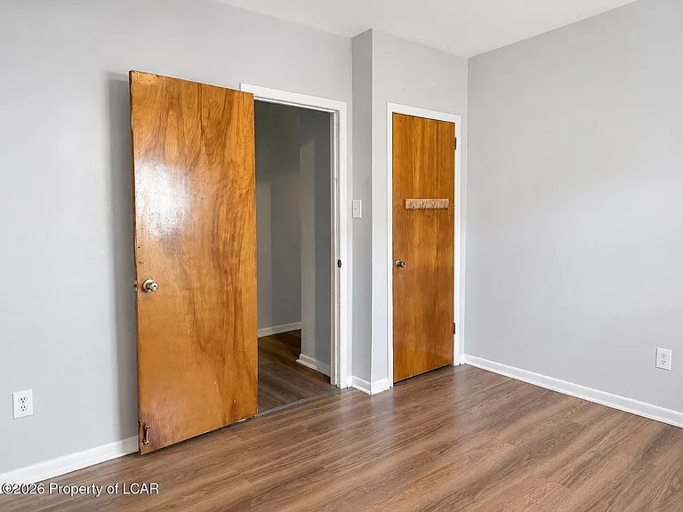 17 Catlin Ave — Photo 11