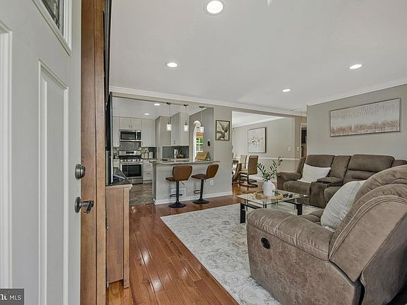 5th image of 7219 Kidmore Ln