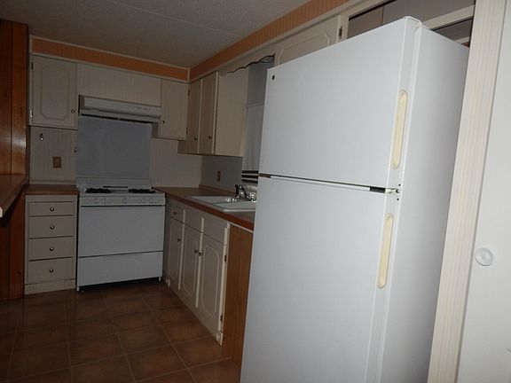 3rd image of 14115 Western Ave Trlr 450