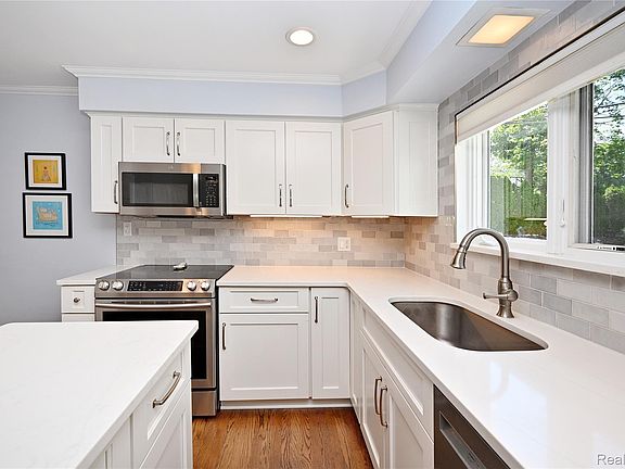5th image of 2691 S Bradway Blvd
