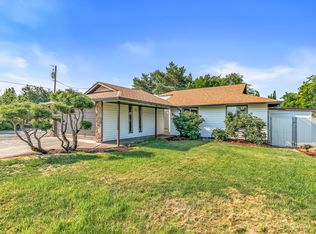 2762 E McAndrews Rd, Medford, OR 97504