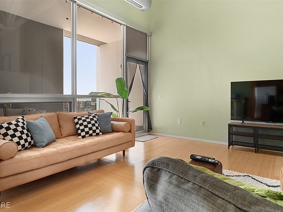 5th image of 111 10th St Unit 510