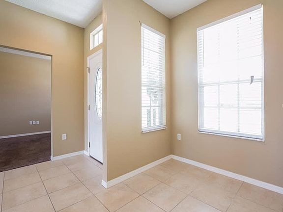 4th image of 528 Terranova Cir