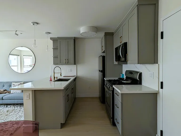 470 Clementina St #202 — Photo 7