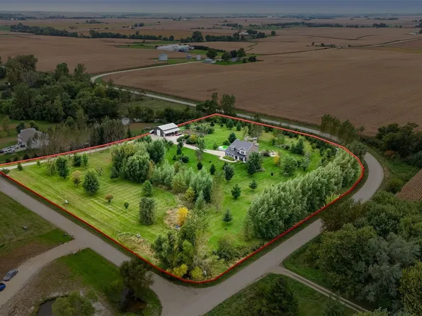 8201 218th Ave, Martelle, IA 52305