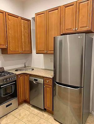 1st image of 150 E 83rd St APT 1C