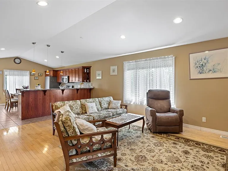 2315 Kevin St — Photo 6