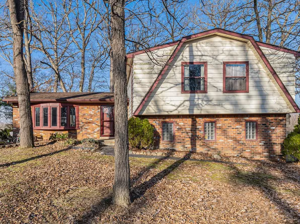 110 Fonro Dr, Brighton, MI 48114