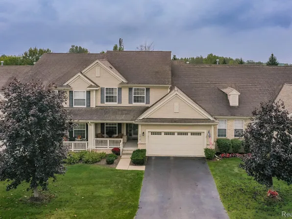5959 Baypointe Blvd, Clarkston, MI 48346
